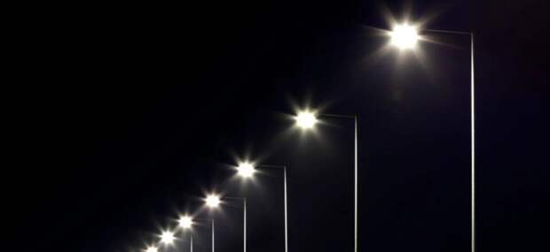 На Октябрьской набережной в Санкт-Петербурге жители просят заменить