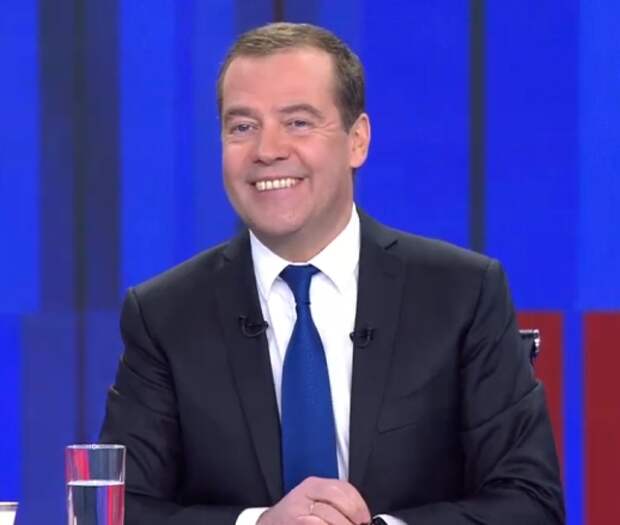 Дмитрий Медведев раскрыл причины ностальгии россиян по СССР