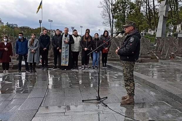 Украинские неонацисты намерены устроить шествие в Москве и Донецке