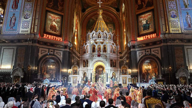 Пасхальная служба в храме Христа Спасителя: прямая трансляция