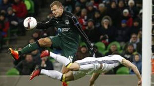 Сегодня. Краснодар. "Краснодар" - "Фенербахче" - 1:0. Гол Виктора КЛАССОНА (слева) принес победу "быкам".