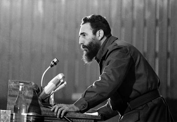 Фидель Кастро выступает на конференции в Алжире. 7 сентября 1973 - РИА Новости, 1920, 09.11.2021