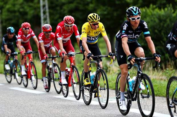 Team Sky во главе основной группы (фото: Getty Images Sport)