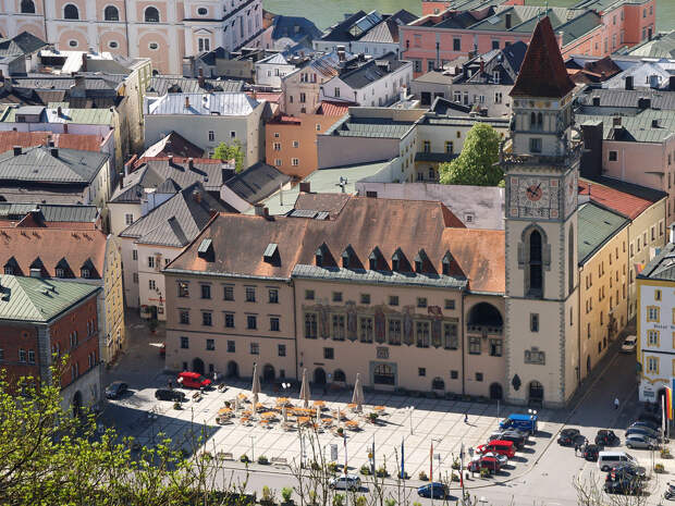 Rathausplatz Passau.jpg