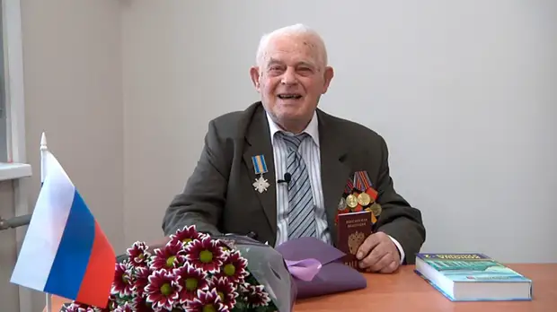 «Это самое настоящее чудо»: ветеран ВОВ из Закарпатья получил российский паспорт после запроса RT