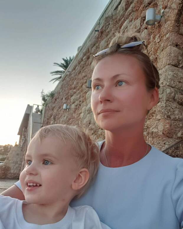 Мария Миронова с сыном оказалась в эпицентре стихии в Дубае