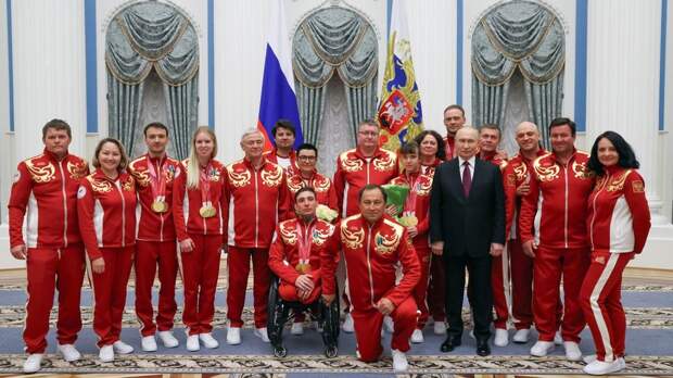 «Сделали возвращение символов России триумфальным»: Путин наградил участников Паралимпиады в Италии