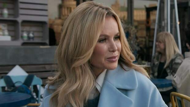 Популярная телеведущая порадовала фанатов полуголым фото в честь 55-летия