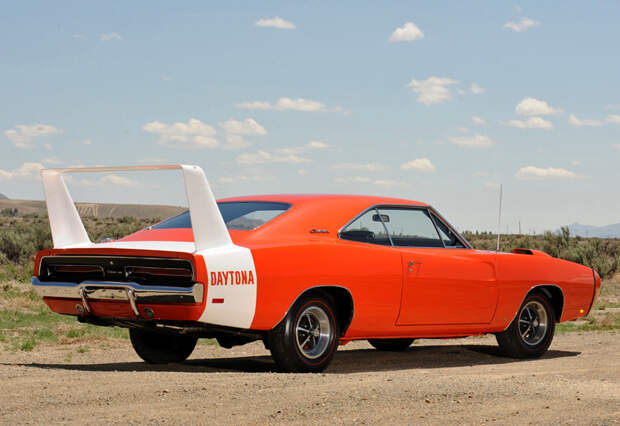 1969 Dodge Charger Daytona и его собрат 1970 Plymouth Superbird американские авто, масл-кар, мускул-кар