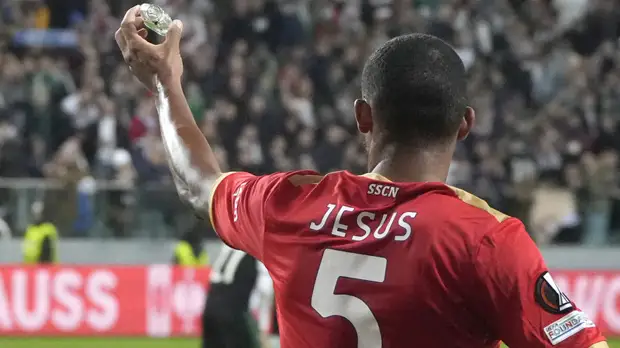 Защитник «Наполи» — о матче со «Спартаком»: будет холодно, но мы привыкнем к климату