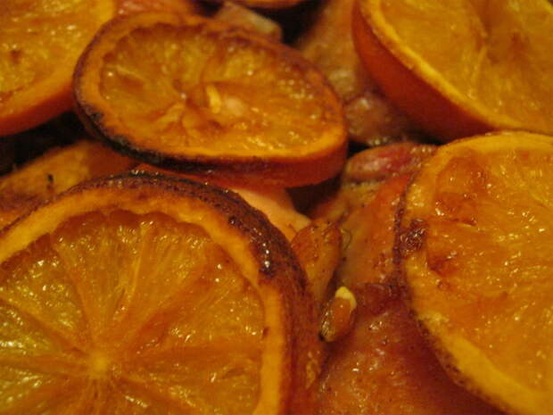 Куриные бедрышки в духовке с апельсинами