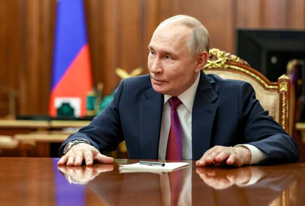 Путин пообещал продолжить работу над сохранением вечных ценностей