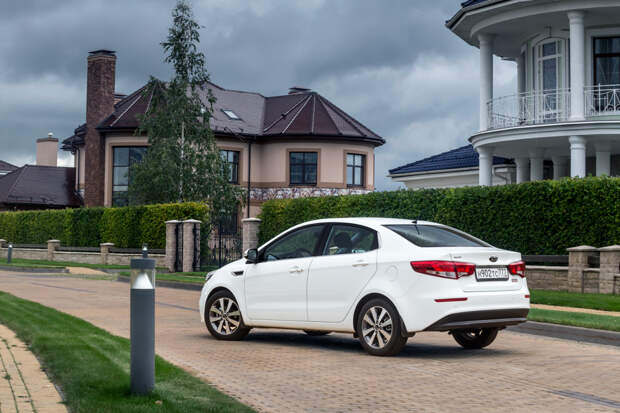 Внеплановый тест-драйв самой дорогой и редкой Kia Rio. Фото 3