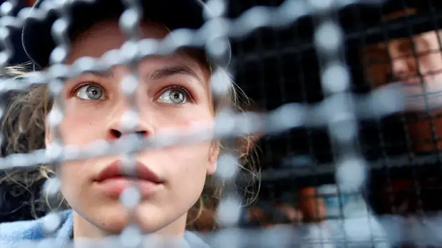 Супруга Лесли заявила о задержании мужа и Рыбки в аэропорту Шереметьево