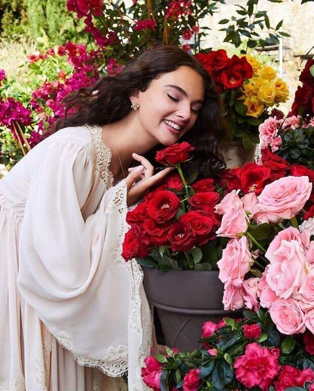Дева Кассель в рекламе аромата от Dolce & Gabbana 