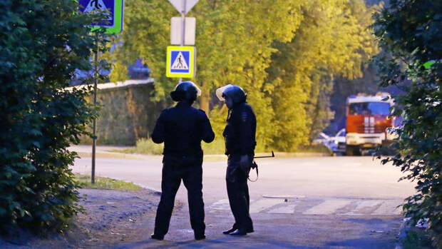 СК опубликовал кадры задержания устроившего стрельбу в Екатеринбурге мужчины