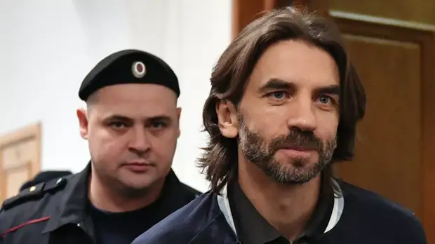 Суд взыскал с Абызова 32,5 млрд рублей в доход государства