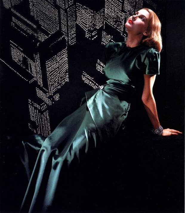 Фотография: На грани сюрреализма: потрясающие фотографии Эрвина Блюменфельда, сделанные в 1940-х годах №23 - BigPicture.ru