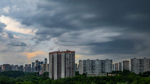 Ураганный ветер и ливни с градом: на Москву надвигается мощная буря