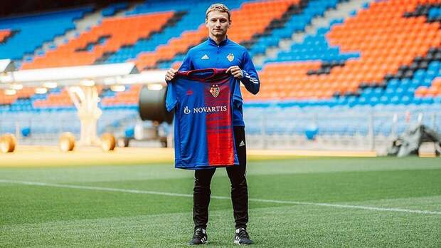 Источник: Чалов согласился на двойное понижение зарплаты ради аренды в "Базель"