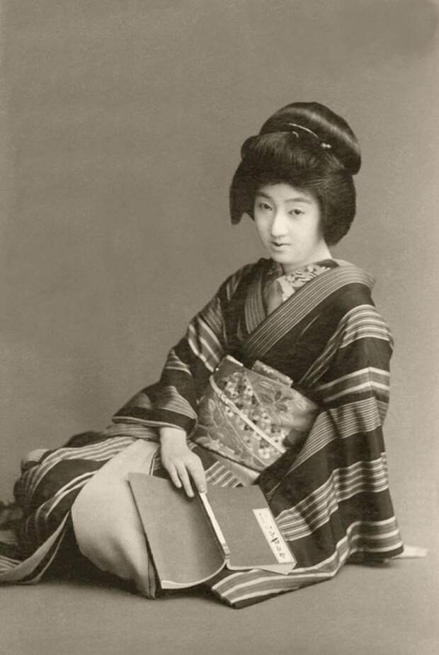 Самые красивые девушки мира на открытках 1900-х годов
