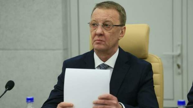 Вячеслав Франк на заседании Барнаульской городской Думы 14 февраля 2025 года / Фото:  amic.ru / Екатерина Смолихина