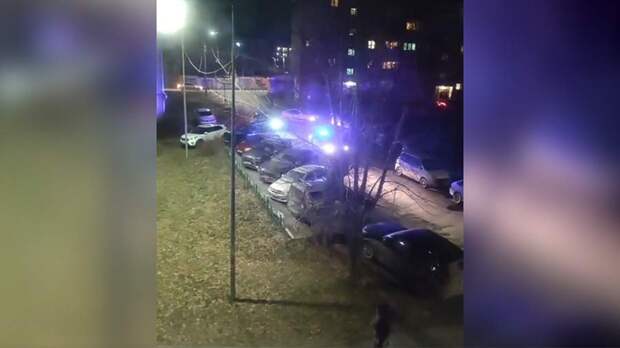 Житель Первоуральска взял в заложники женщину и ребенка