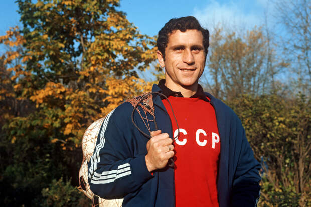 Вратарь сборной СССР по футболу Анзор Кавазашвили