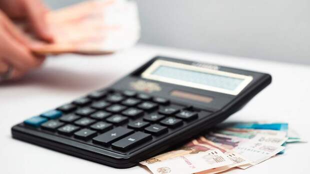 Работники инвестфондов и детективы оказались в лидерах по падению зарплат