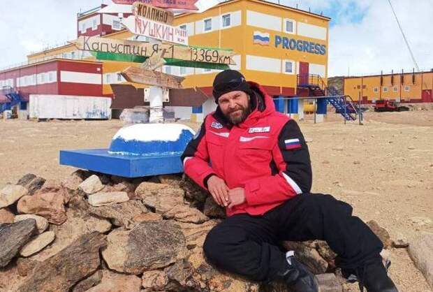 В Антарктиде появился указатель с названием астраханского полигона