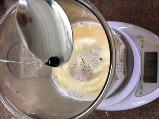 Торт «Москва» на День Рождение, вкус не отличить от покупного и гостям очень понравился