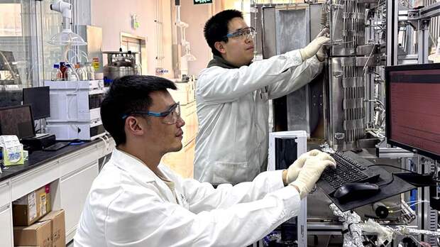 Физики открыли квантовое состояние бесконтрольного движения электронов