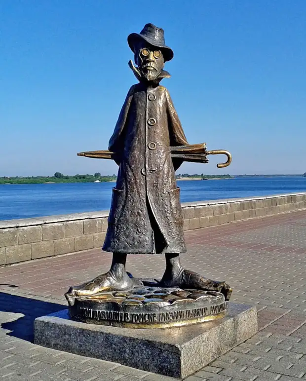 Памятник чехову, томск. Достопримечательности томска для туристов. Дом с жар-птицами, ул. Главная достопримечательность томска. Памятник чехову, томск.