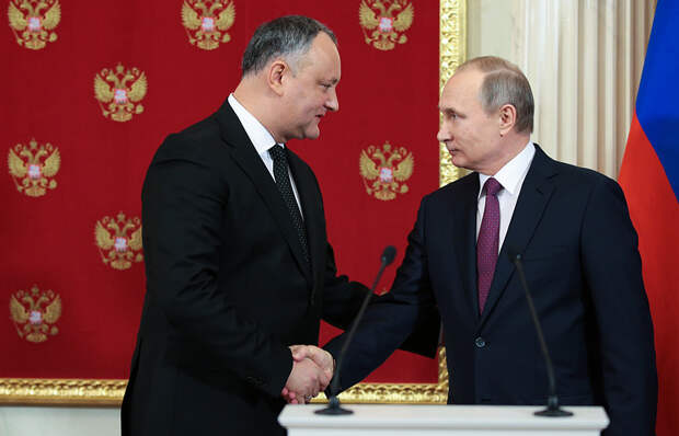 Президент Молдавии Игорь Додон и президент РФ Владимир Путин 