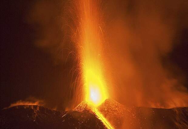 Самые зрелищные извержения вулканов последнего десятилетия