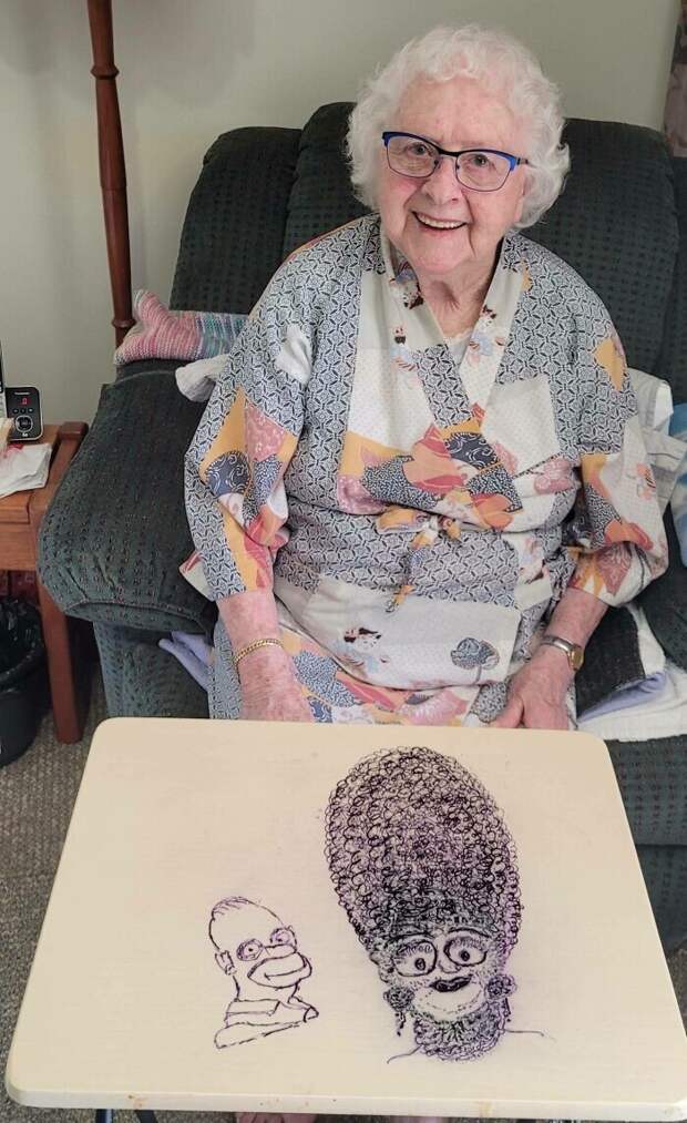 8. "Моя 96-летняя бабуля начала смотреть Симпсонов. Вот, что она нарисовала" 8. "Моя 96-летняя бабуля начала смотреть Симпсонов. Вот, что она нарисовала"
