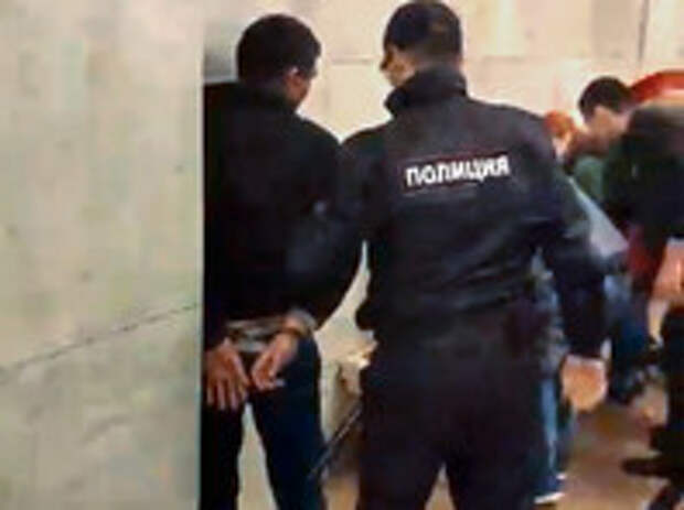 В Петербурге пассажир метро напал с ножом на двух глухонемых, не ответивших на его вопрос В Петербурге пассажир метро напал с ножом на двух глухонемых, не ответивших на его вопрос