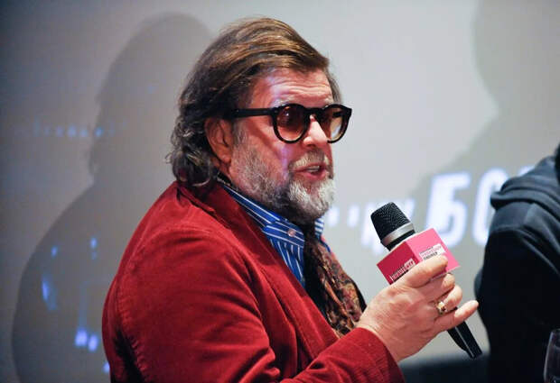 Гребенщиков* сказал - "люблю Крым!". И тут же оскорбил как Россию, так и Украину