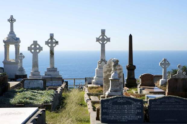 Необычные кладбища из разных стран мира