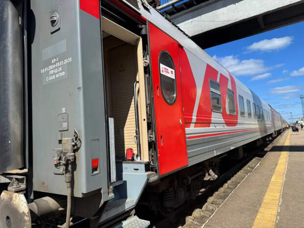 В плацкарте больше не дают бельё бесплатно: РЖД тихо поменяли правила — пассажиры возмущены