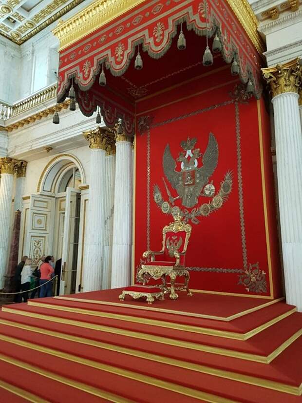 Большой тронный зал в Зимнем Дворце