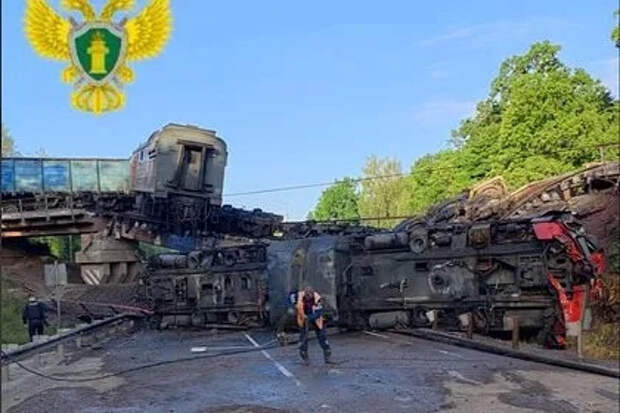 Транспортная прокуратура показала кадры с места обрушения моста в Курской области