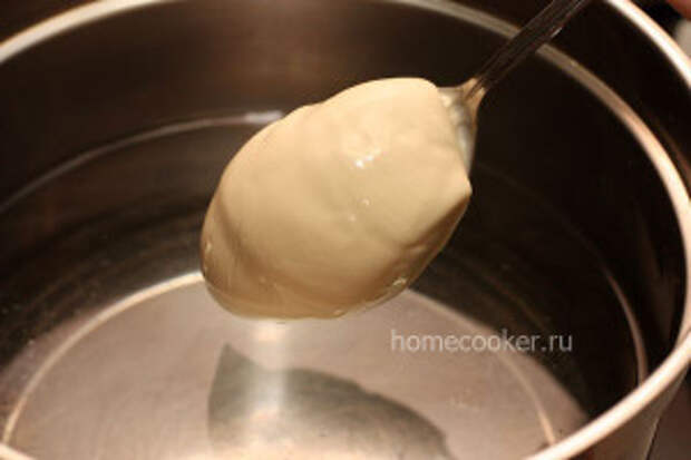 Сырный суп с креветками Plavlenyj syr v kipyatke 300x200 Сырный суп с креветками