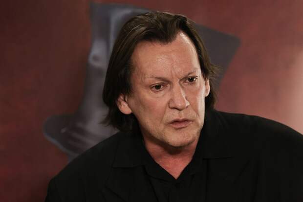 «Я виноват перед первой женой»: как 61-летний Игорь Миркурбанов искупает вину перед дочерью, став отцом в четвёртый раз