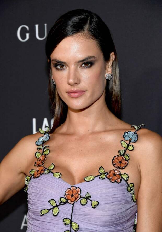alessandra-ambrosio-at-2016-lacma-art-film-gala-in-los-angeles-10-29-2016_8