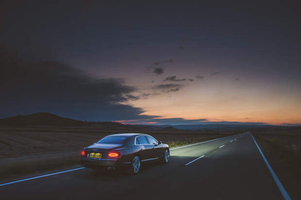 Как повлияла буква S на темперамент Bentley Flying Spur V8. Фото 12