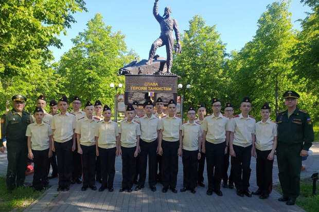 Воспитанники ЕкСВУ проходят ежегодную летнюю школу в регионах России