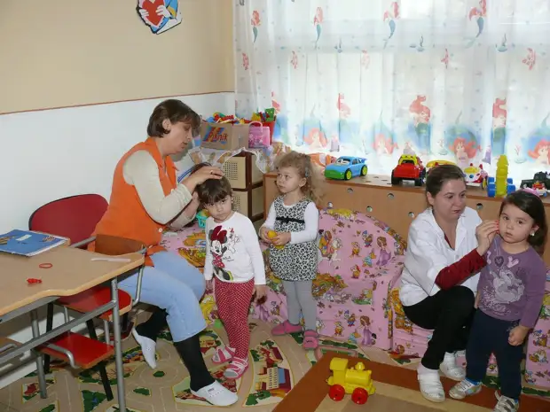 Не отдавайте детей в сад слишком рано!