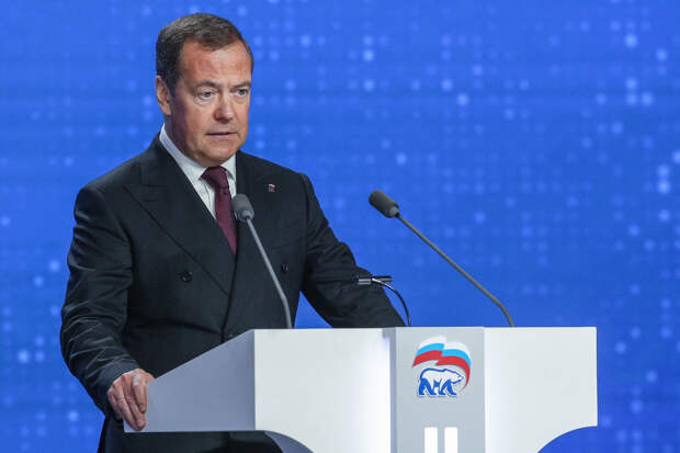 Медведев: нужно выгнать послов ЕС, отказавшихся от встречи с Лавровым