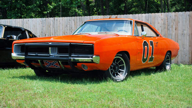 Dodge Charger «General Lee» — «Придурки из Хаззарда» Dodge Charger «General Lee» — «Придурки из Хаззарда» авто, история, кино